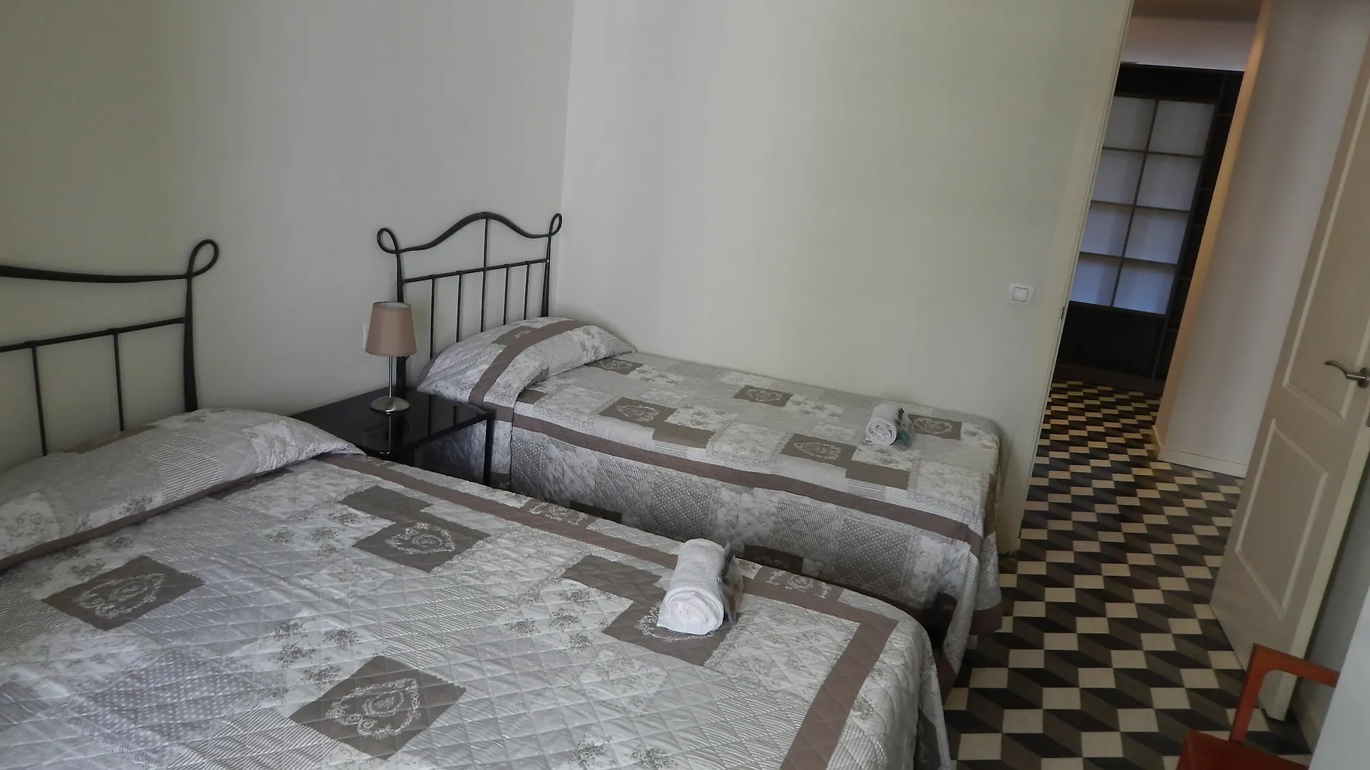 Apartament Vistes Al Riu خيرونا 0*,